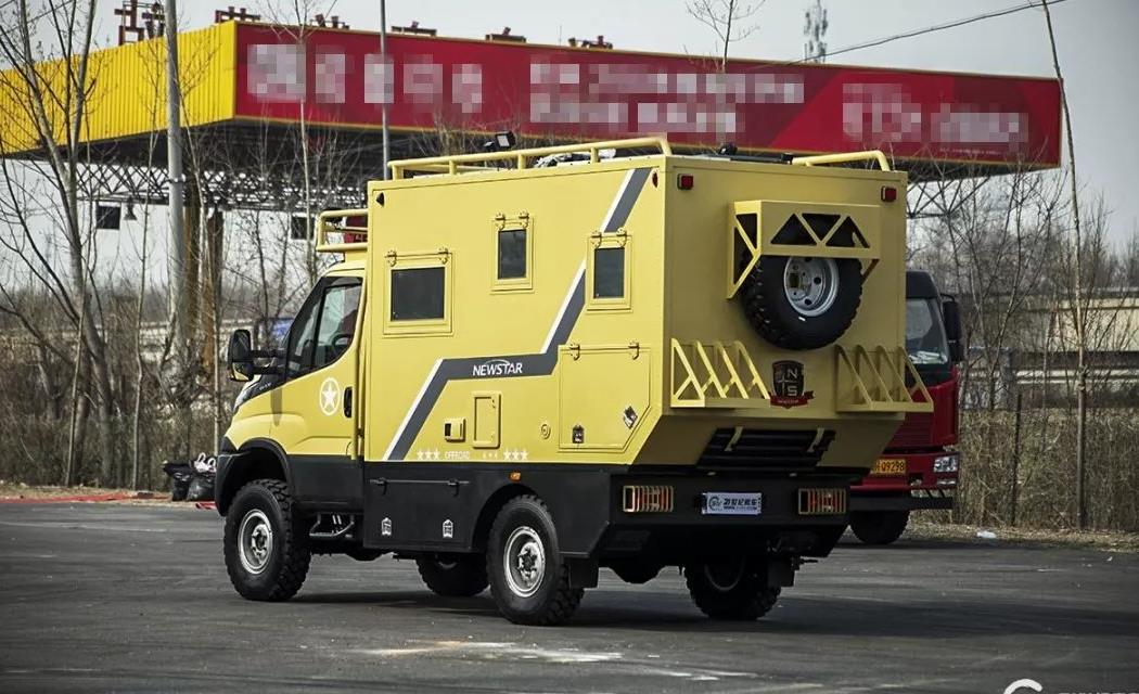 想去沙漠撒把野 三把差速锁 新星北斗越野房车y600实拍