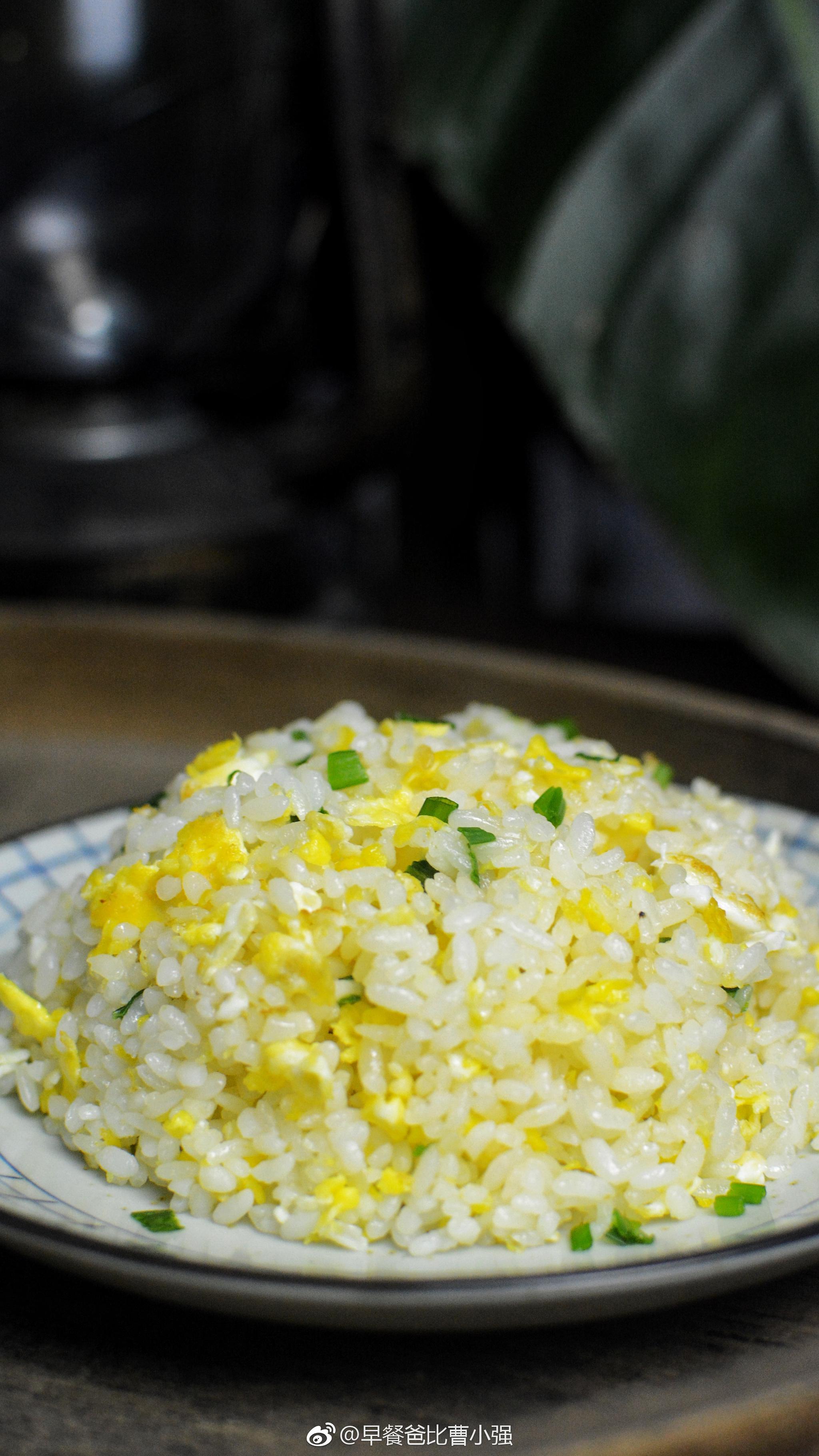 今天早餐蛋炒饭泡菜拌青瓜做法请看这里紫薯米昔大家早安