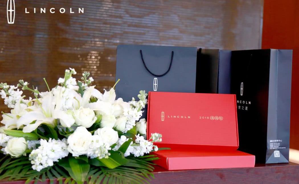 精美的鲜花,贴心的伴手礼