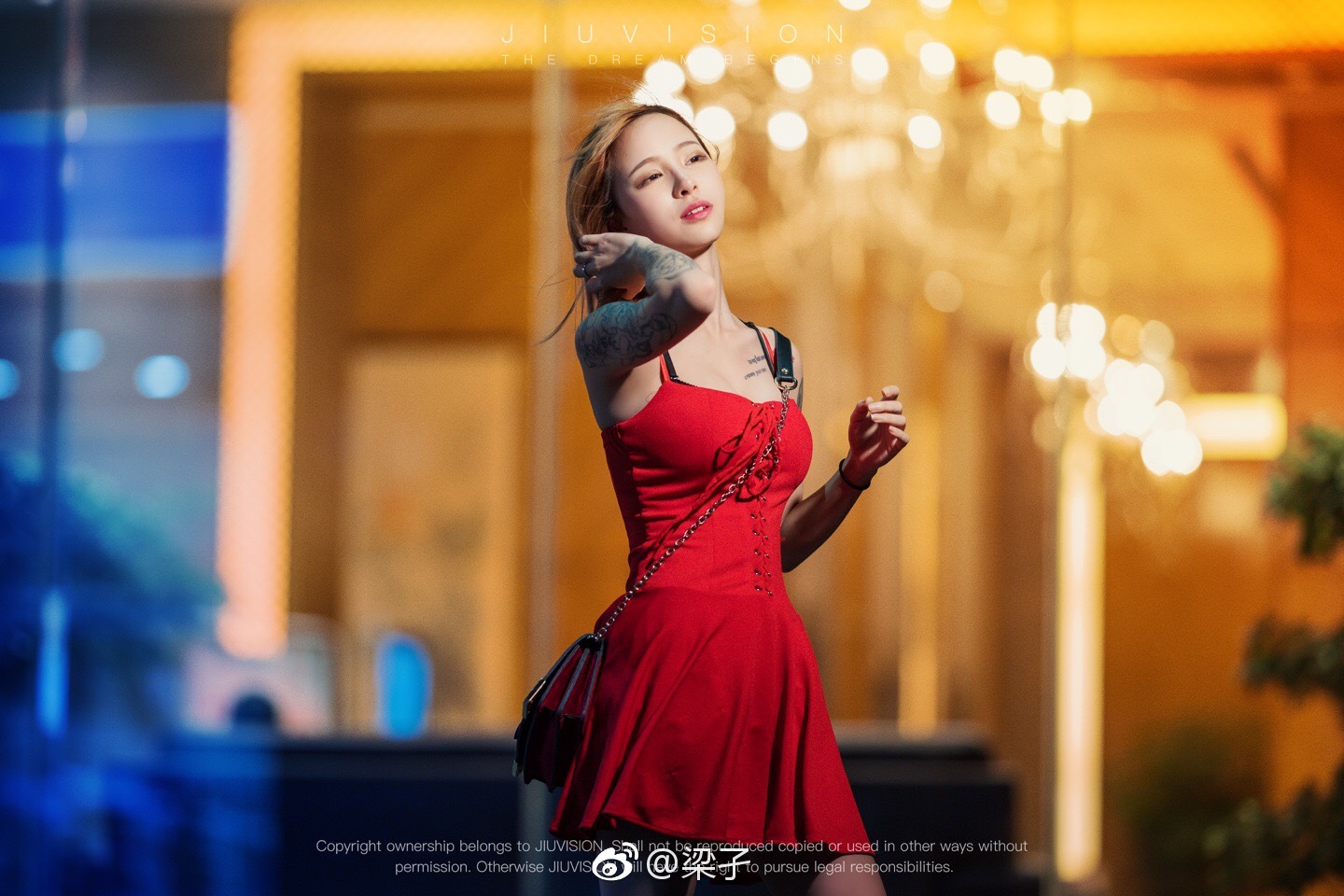 写真约起来,花臂小姐姐.我也想去纹一个花臂.