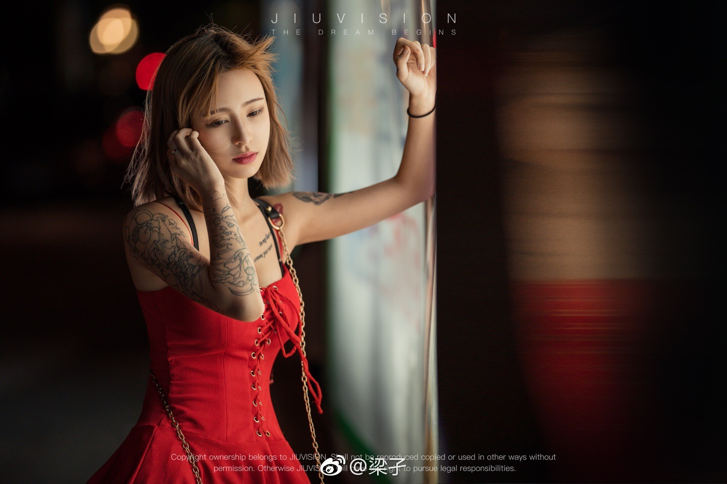 写真约起来,花臂小姐姐.我也想去纹一个花臂.