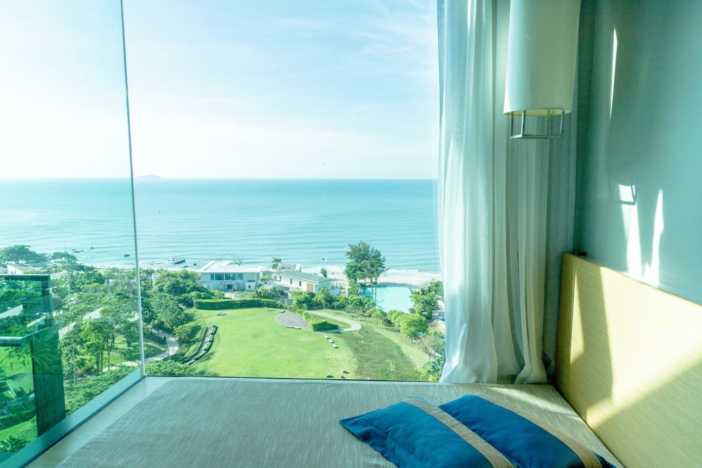 清晨起来打开窗,阳光美美哒.