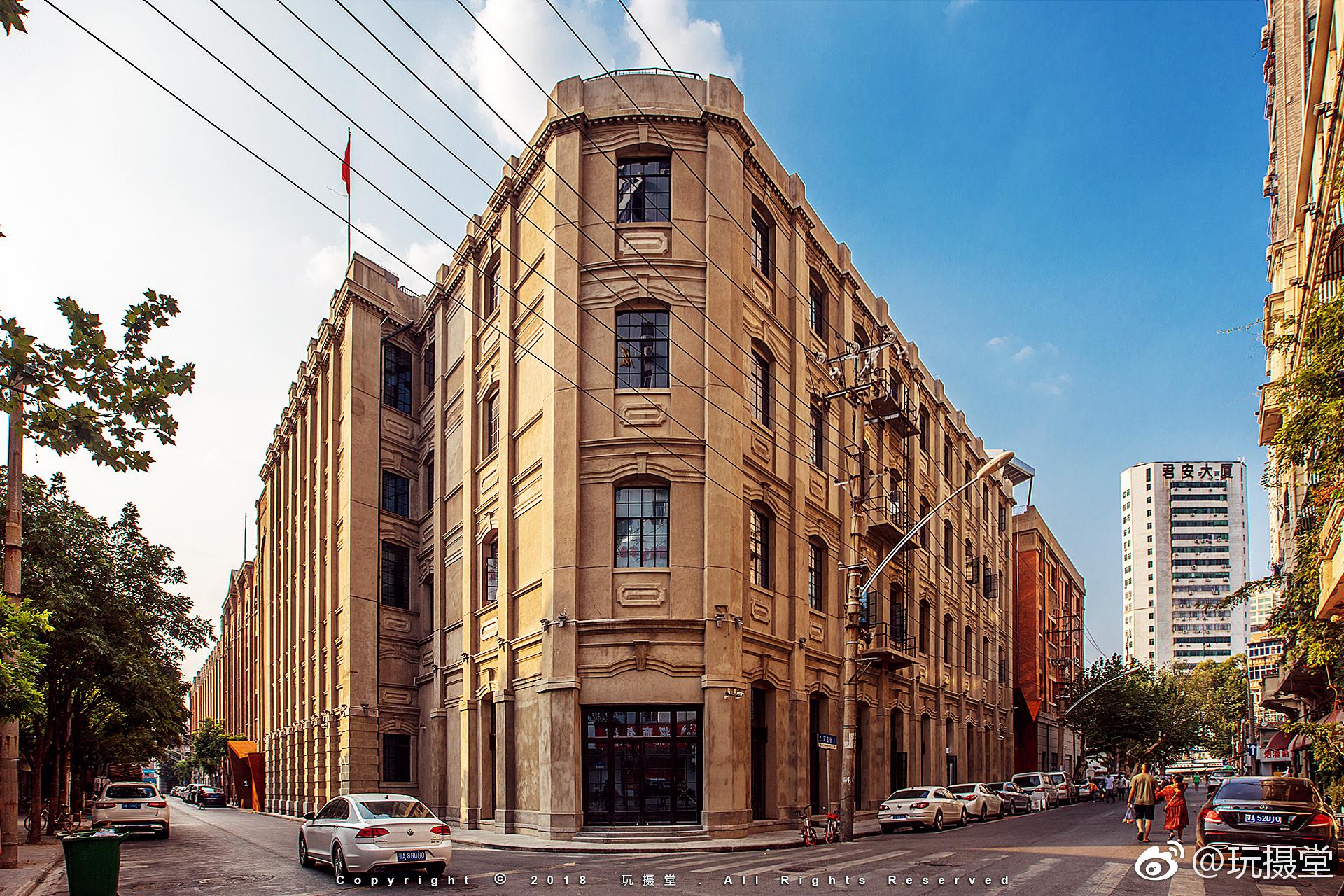 这就不说了咧,很明显了.在青岛路