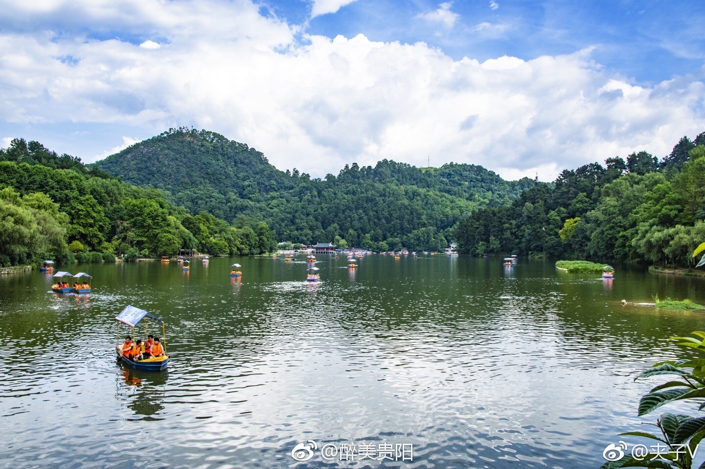 爽爽的贵阳满眼青山绿水