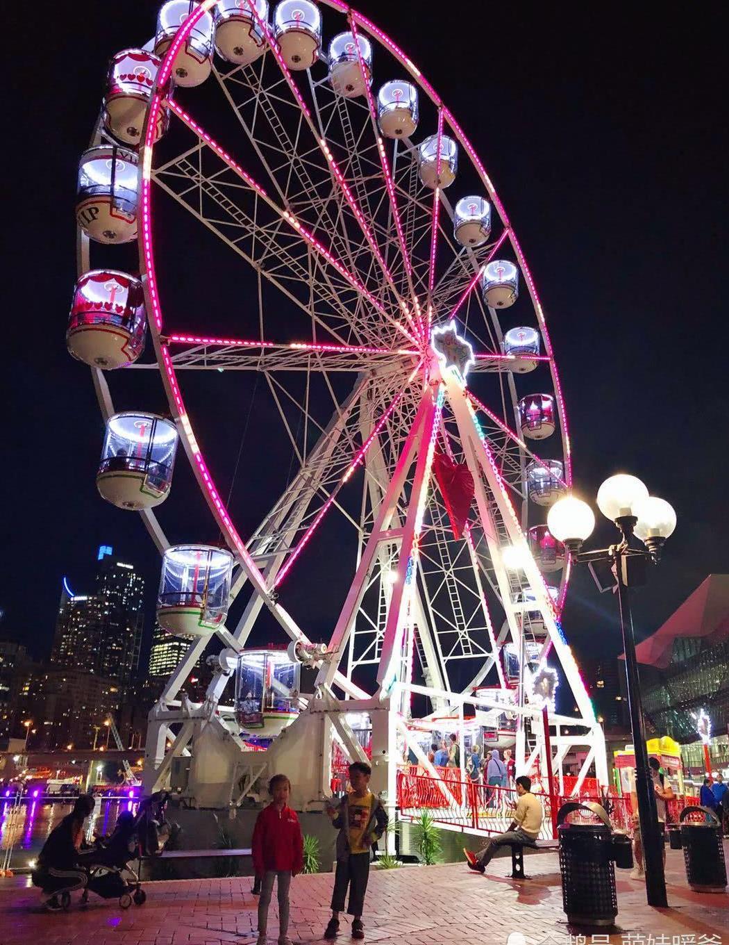 下午4点左右我们就回到酒店了,晚上我们去悉尼著名的达令港,也叫情