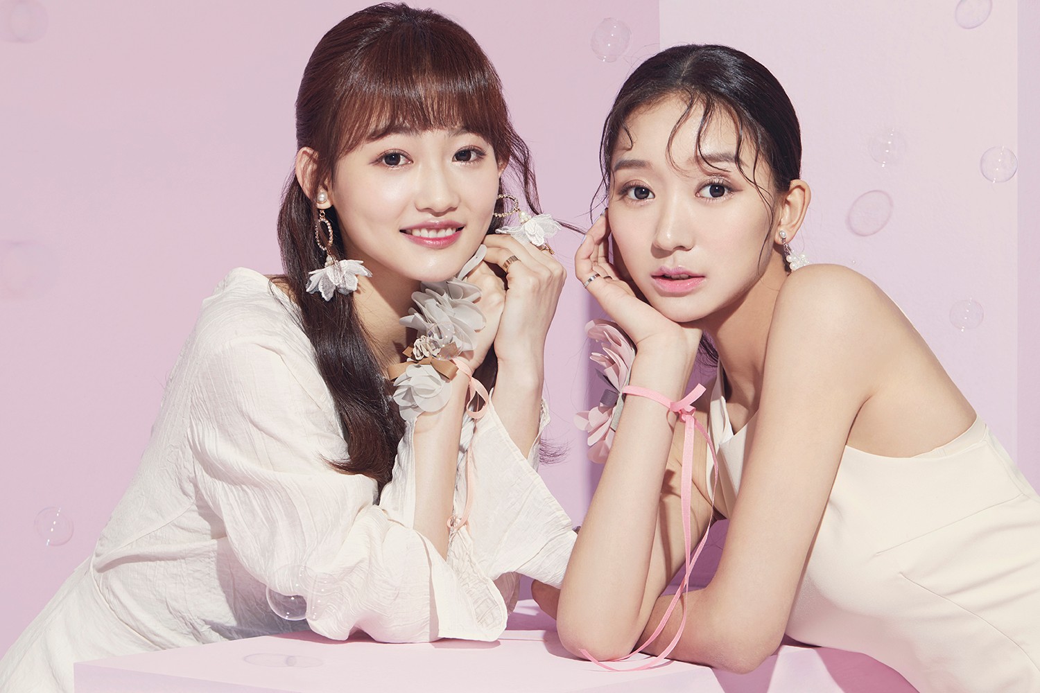 优我女团最新时尚写真 尽显青春清新质感