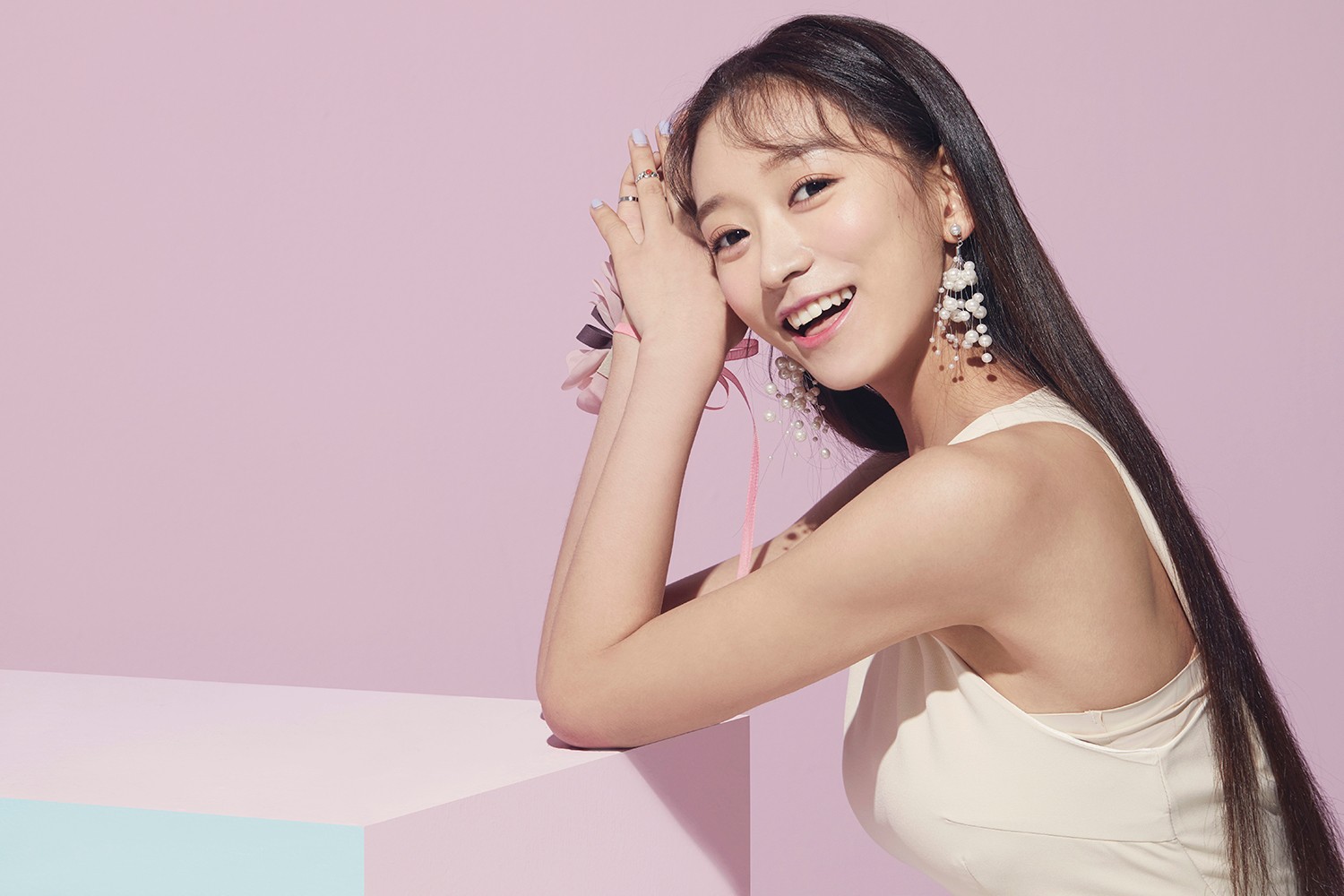 近期,优我女团部分成员:马蜀君,魏冰雪,强巴央珍,胡博,文然,乐靓,李雨