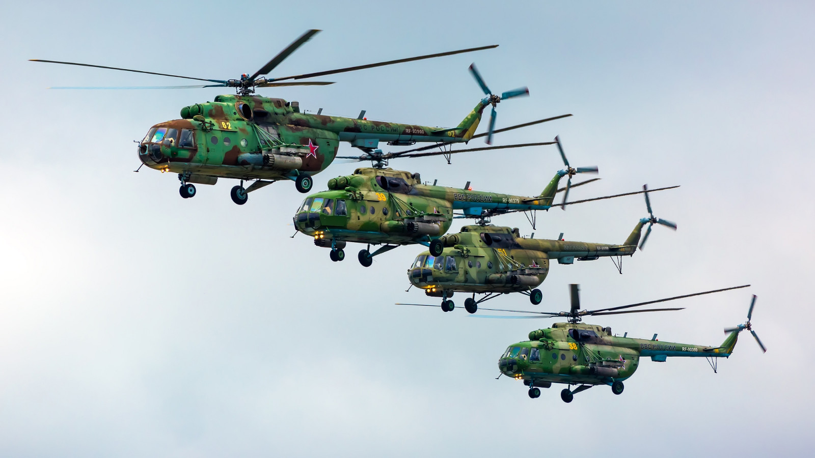 俄罗斯的军用直升机编队美图