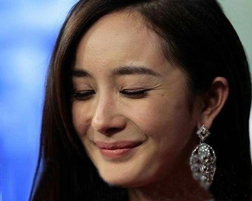 法令纹抢镜的美女明星,杨幂第八,董璇第二,第一是谁?