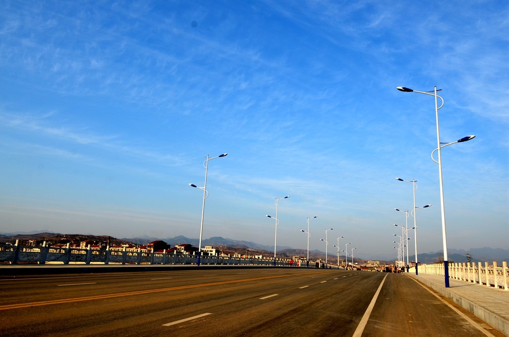 316国道的秋冬景色既萧条又温暖原创摄影