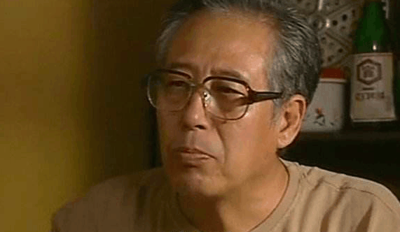 在《永不瞑目》中饰演欧庆春爸爸的则是文兴宇,提到这个名字应该是