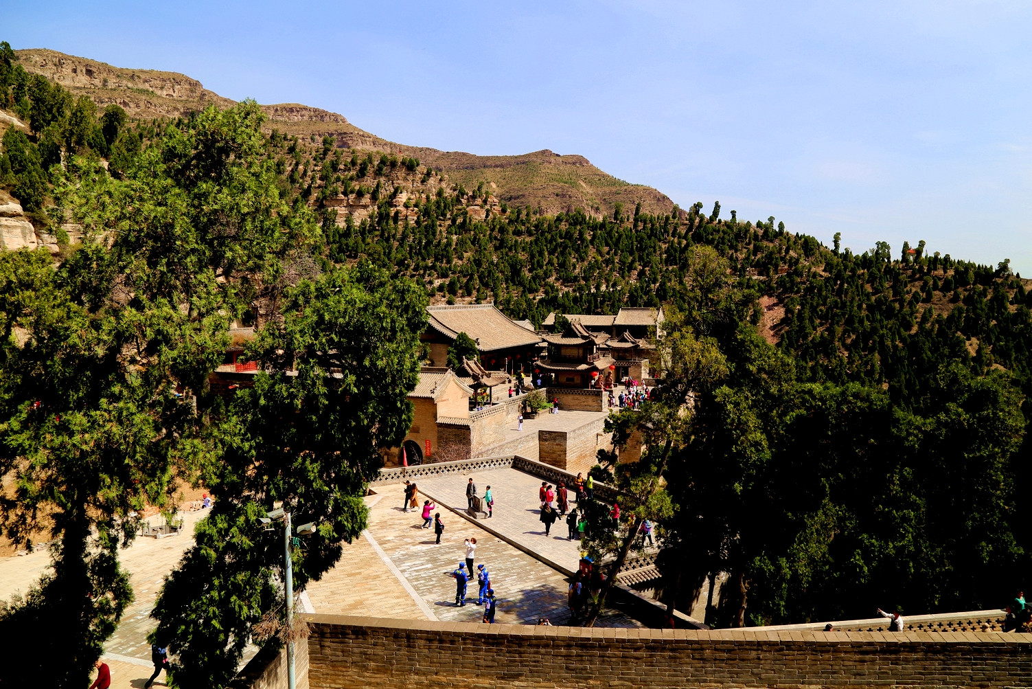 吕梁名胜 安国寺吕梁名胜 安国寺安国寺位于离石区西十公里处的乌崖山