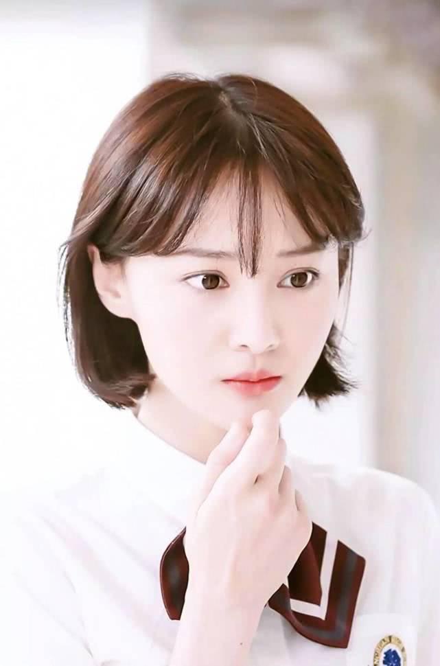 校园女神郑爽青春斗造型被指太老气网友全靠颜值在支撑