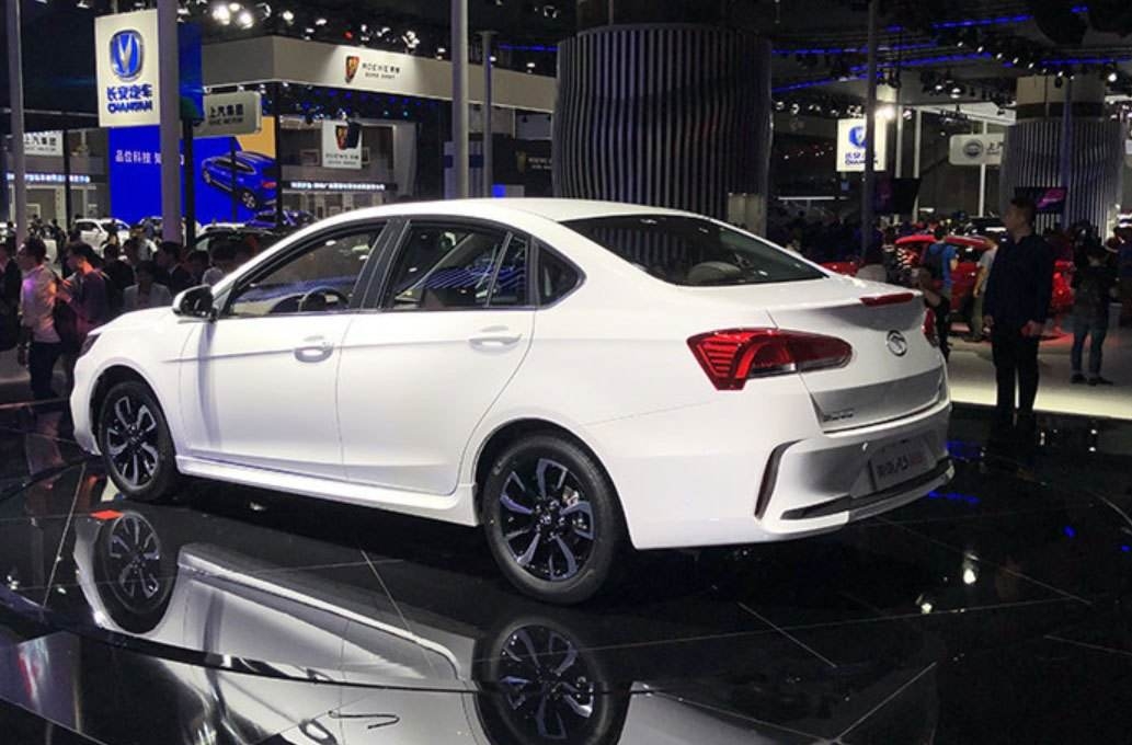 99万起,东南汽车加码轿车,a5翼舞广州车展上市