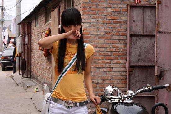 两人同演《蝴蝶飞飞》走红,今一人逆袭成女主,她演技好却无戏拍
