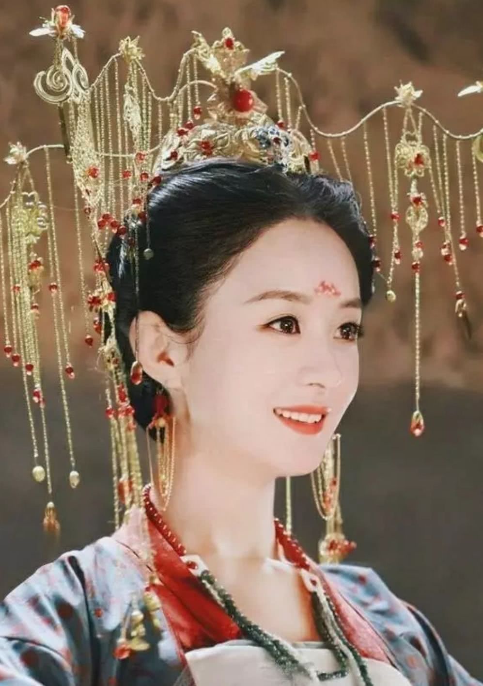 孟婆妆不是谁都可以驾驭的,她们换上孟婆装后依旧比不过她的美