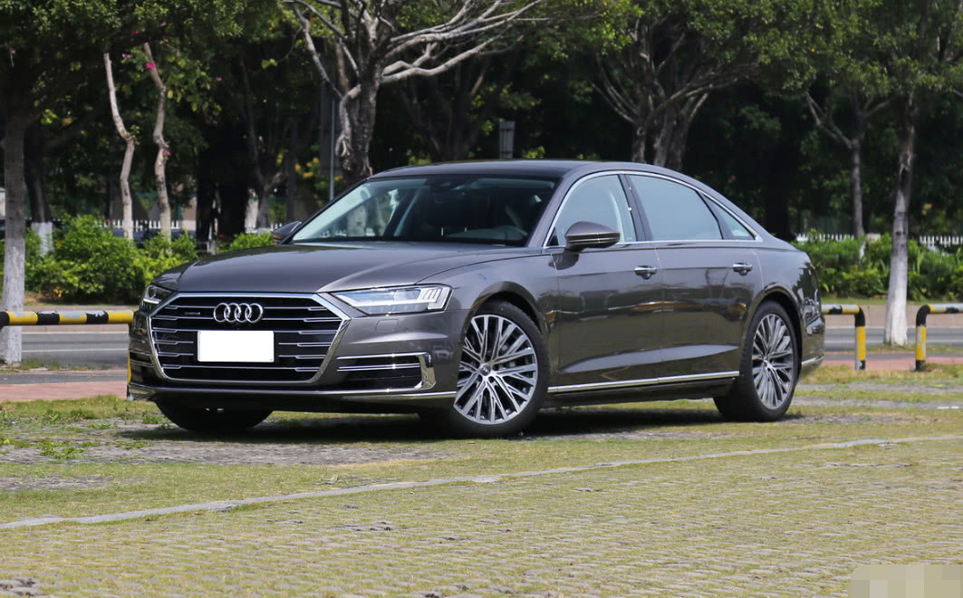 奥迪旗舰车型曝光,3.0t v6,87万起,与奔驰s级开战