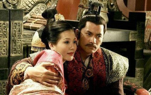 妃妾仗着年轻貌美欺负皇后,皇帝死后,皇后复仇,将她人彘后入厕|刘盈