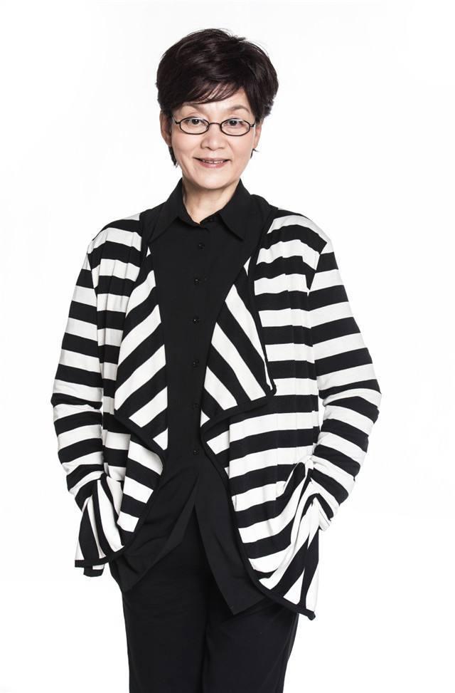 64岁潘红近照曝光,单身整整32年,网友:美了一辈子的女人