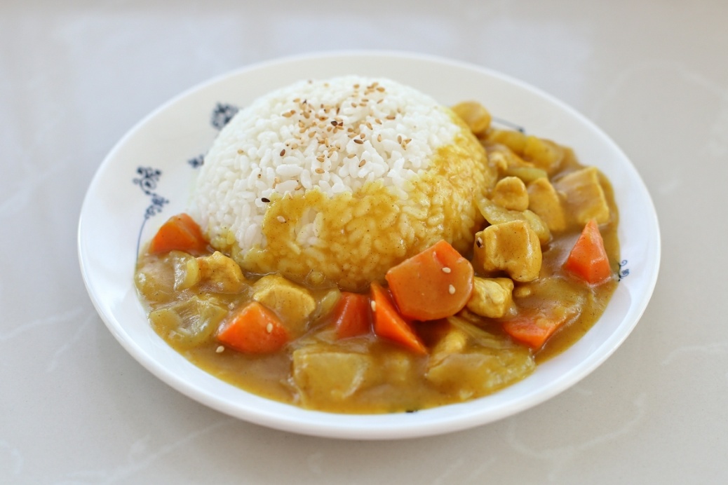 超级美味的咖喱饭在家就能轻松做,足不出户也能领略东南亚风味