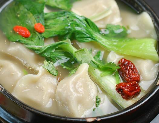 跟同事一起吃罐罐饺子,15元的价格,觉得太值