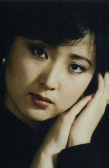 致敬经典,林黛玉陈晓旭罕见图片集锦,从小美到大,叹佳人多薄命