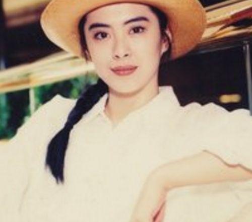 王祖贤51岁依旧那么美,有张照片令网友哭泣