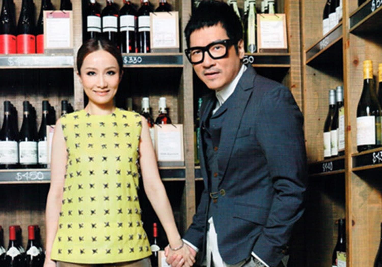 59岁单立文近照,老婆身材颜值美如少女,最想生孩子却做丁克