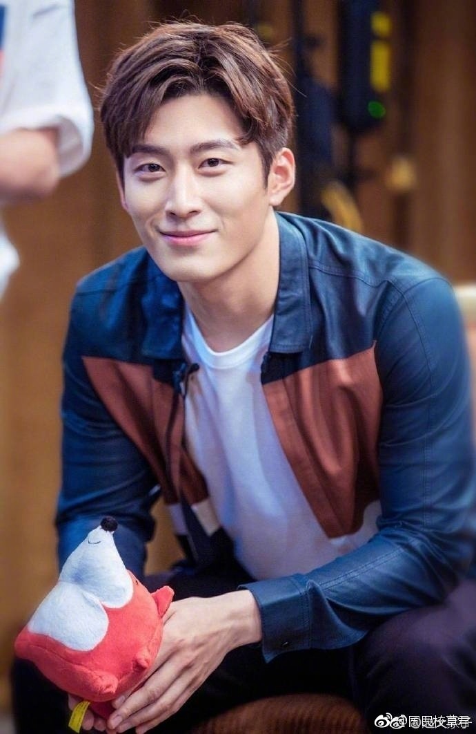 窦骁私照 对单眼皮的男生无法抗拒