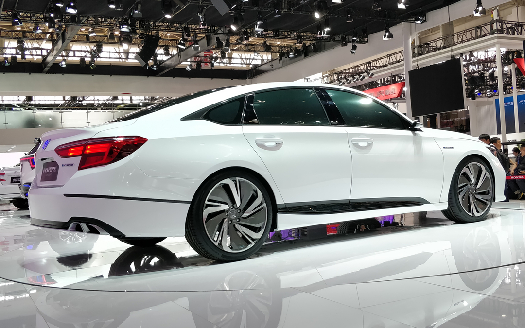 本田新爆款来了!比雅阁更帅气的轿跑车,只卖16万的