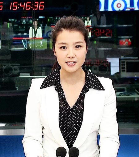 王洁:央视体育频道《篮球公园》主持人(同步自