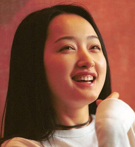 看了杨钰莹年轻时的照片, 就明白为啥有人为她把几十辆宝马撞废!