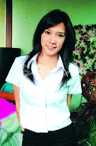 aump aump,中文名帕德容琶·砂楚,1978年12月5日出生于泰国曼谷,泰国