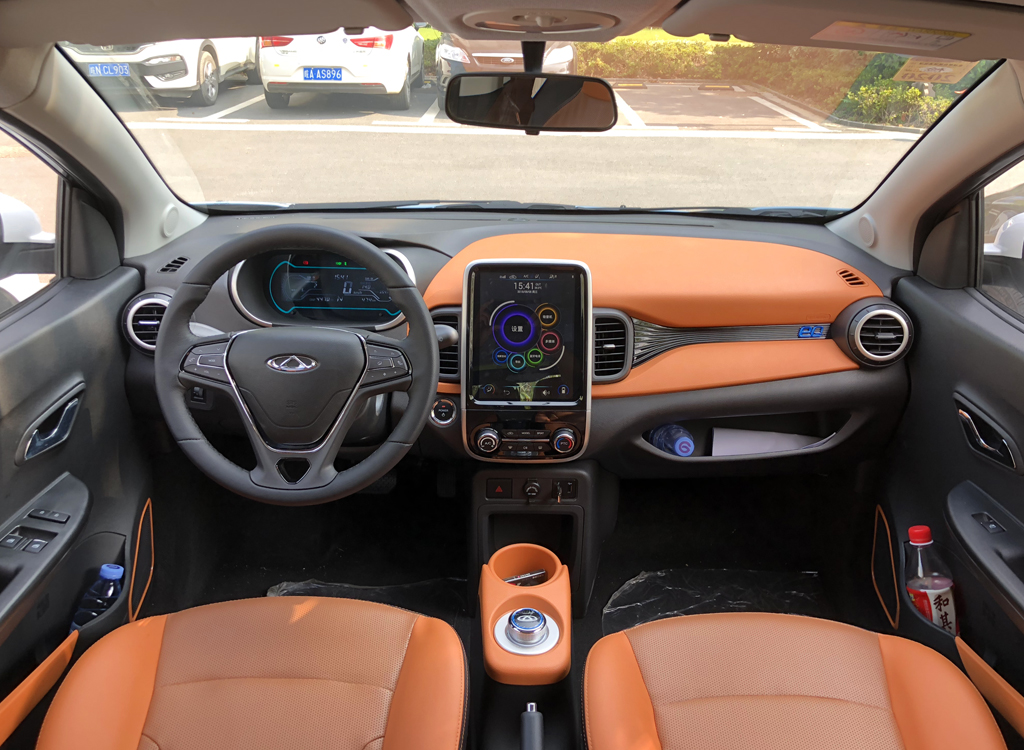 试驾小蚂蚁400:仅售6万元的小车 却有实力做到大中小城市通吃?