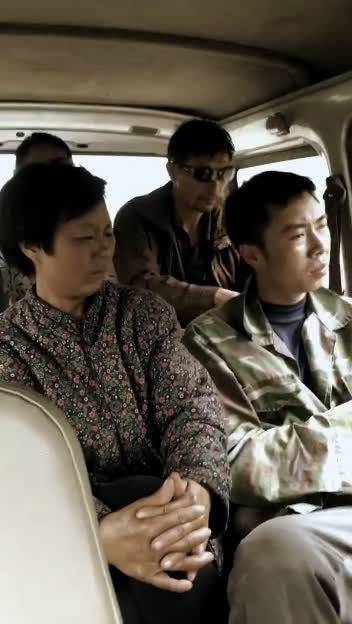 重温三亚民警教科书执法视频!男子要求出示执