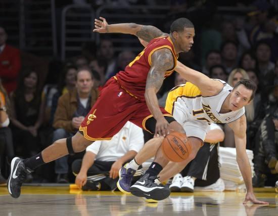 nba里防守能力和进攻能力相差最大是谁?