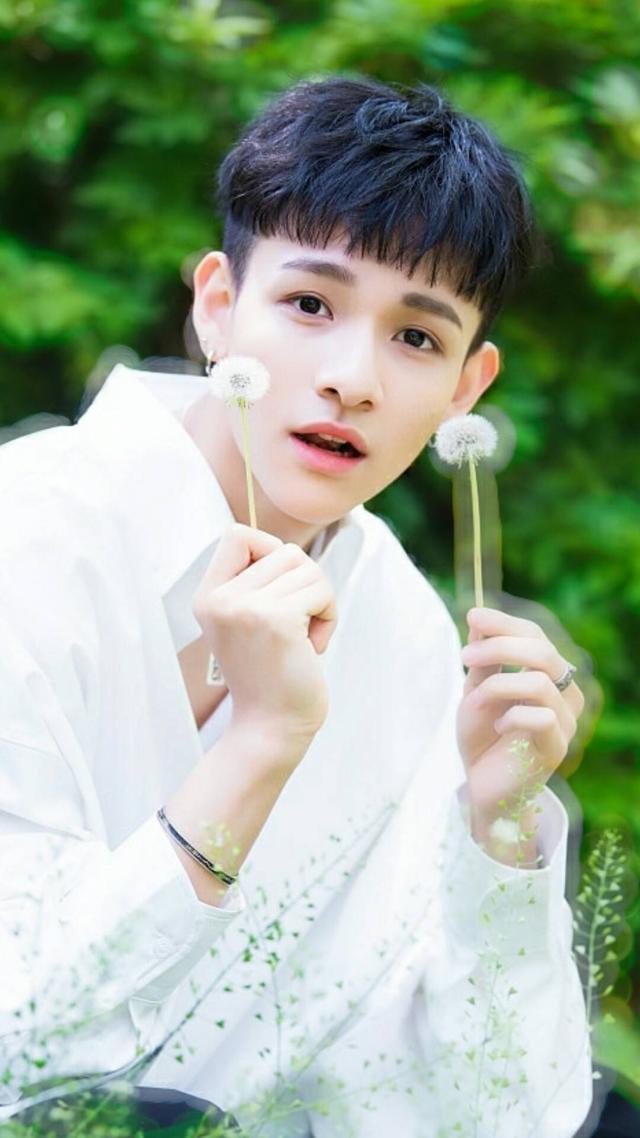 02年被称为漂亮男孩诞生元年,丁程鑫黄明昊南多凛你pick谁