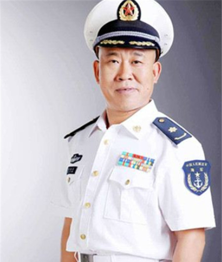 他是荧屏第一丑星演艺界十大孝子,没想到女儿竟这么漂亮