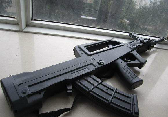 解放军第一种大规模列装部队的自动步枪，95式自动步枪_新浪新闻