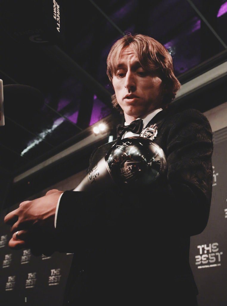 莫德里奇当选fifa世界足球先生 打破梅罗十年垄断