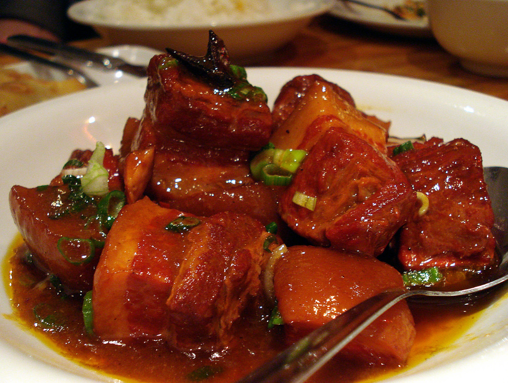 毛家红烧肉这样炖,色泽红亮,肥而不腻,绝对是道下饭菜!