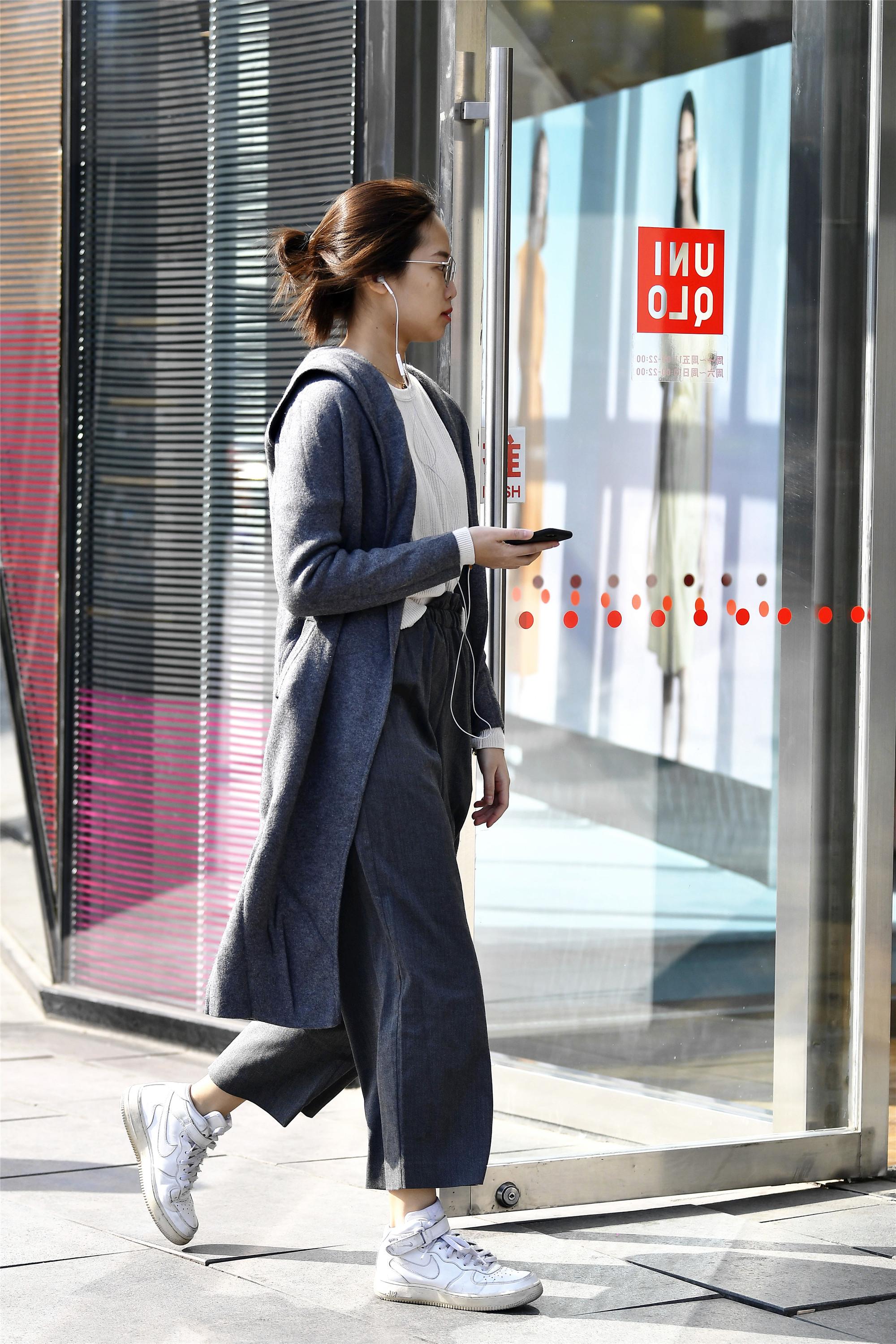 春天走入三里屯到处都是时髦的姑娘