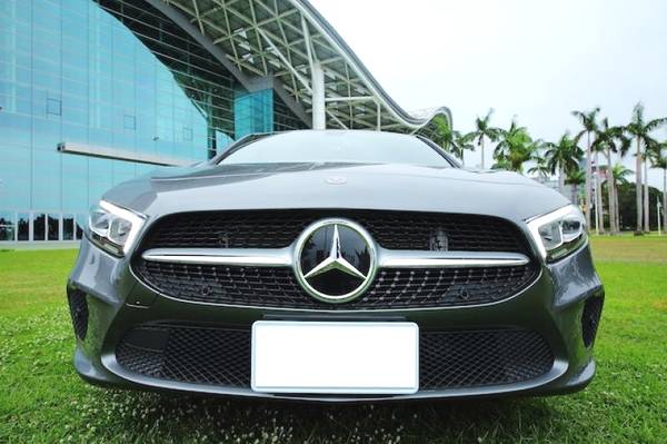 入门级豪华家用车,全新奔驰a200起售价27.6万