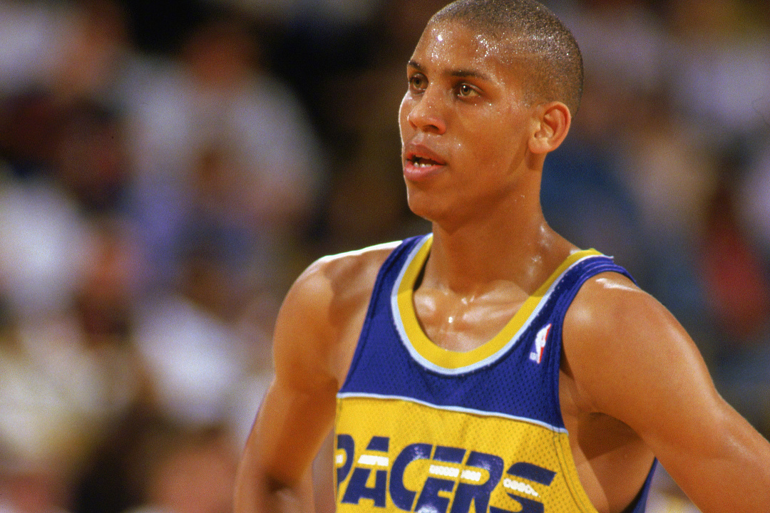 步行者官方账号发布组图,祝贺名宿雷吉-米勒53岁生日快乐