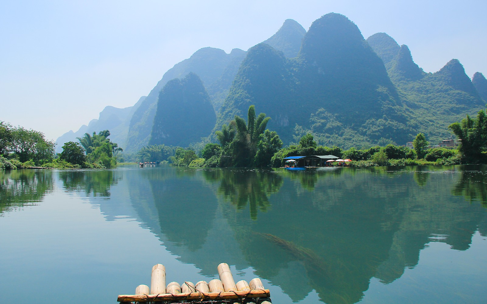 桂林山水游:美丽的遇龙河