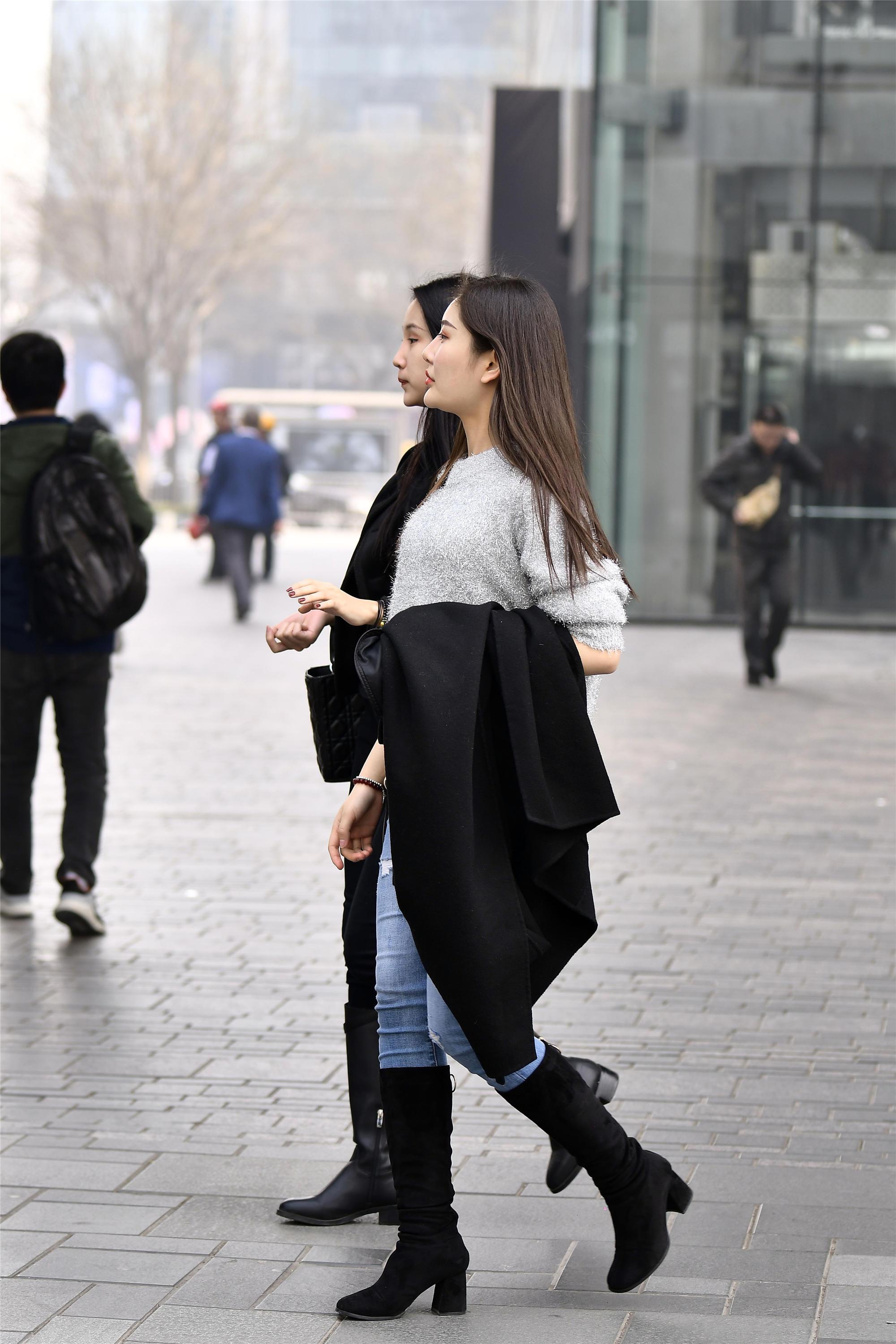 三里屯的春天里,来了一群甜美的姑娘,你最喜欢哪一位