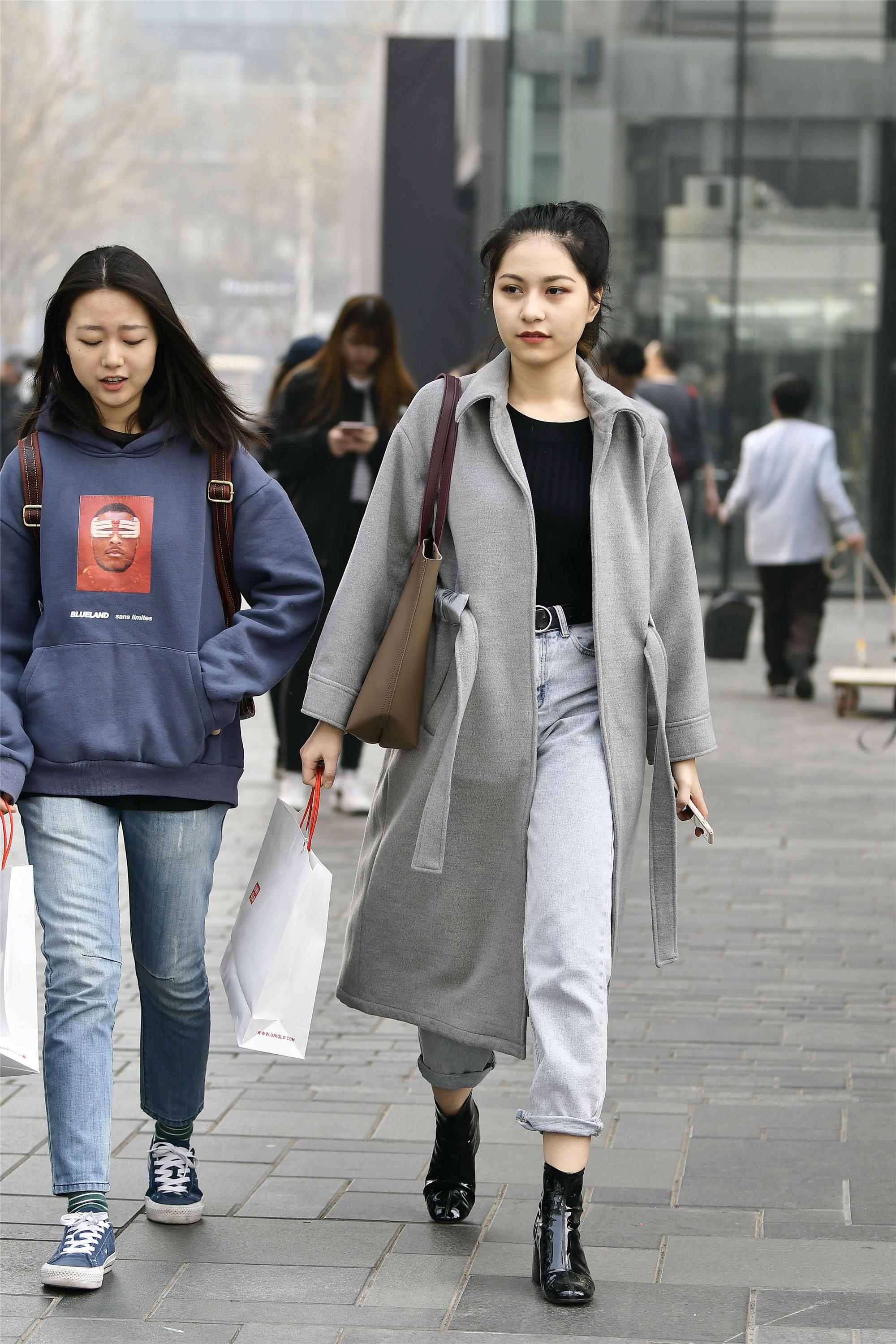 三里屯的春天里,来了一群甜美的姑娘,你最喜欢哪一位