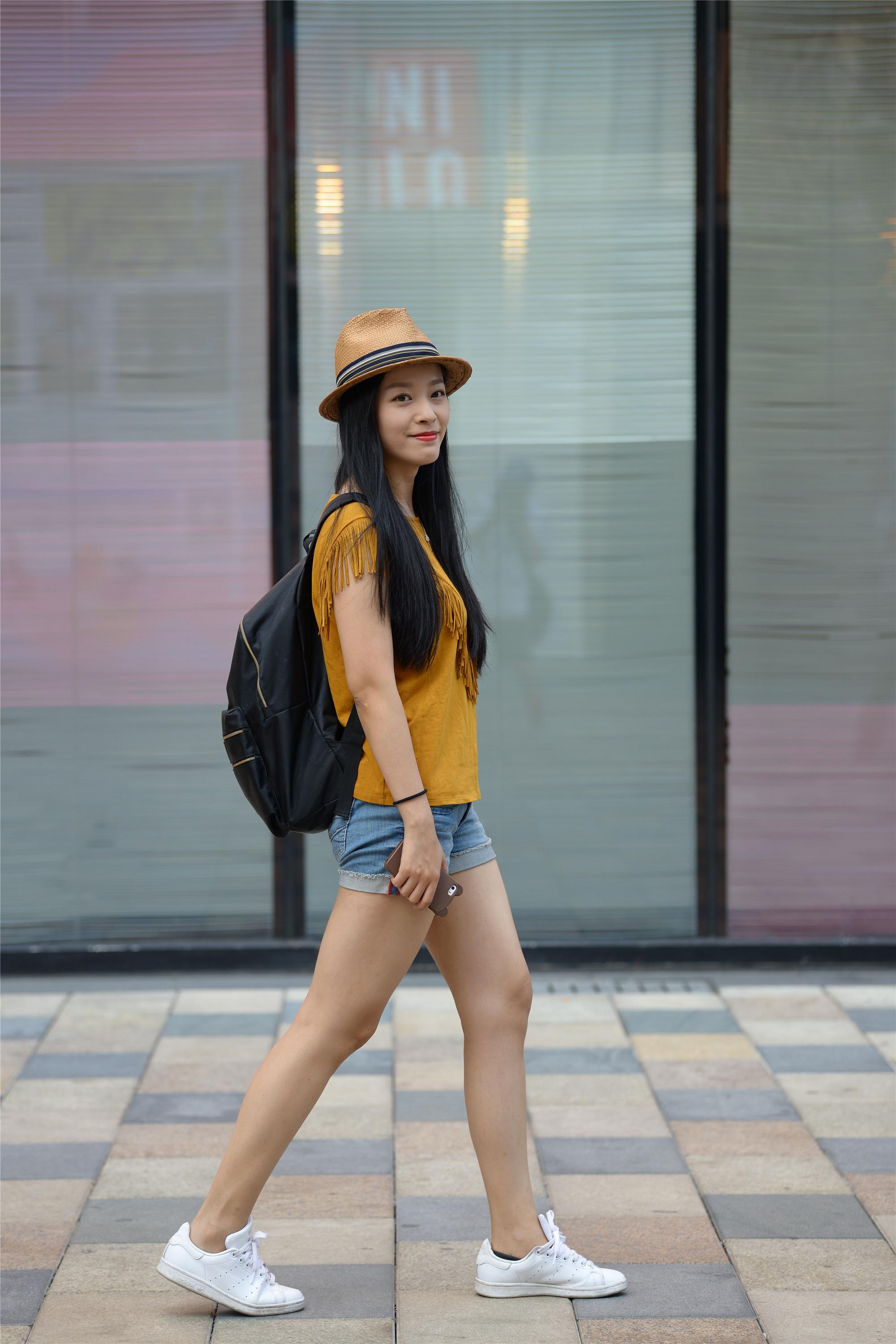 素雅清新的小妹妹,带着十足的青春味道