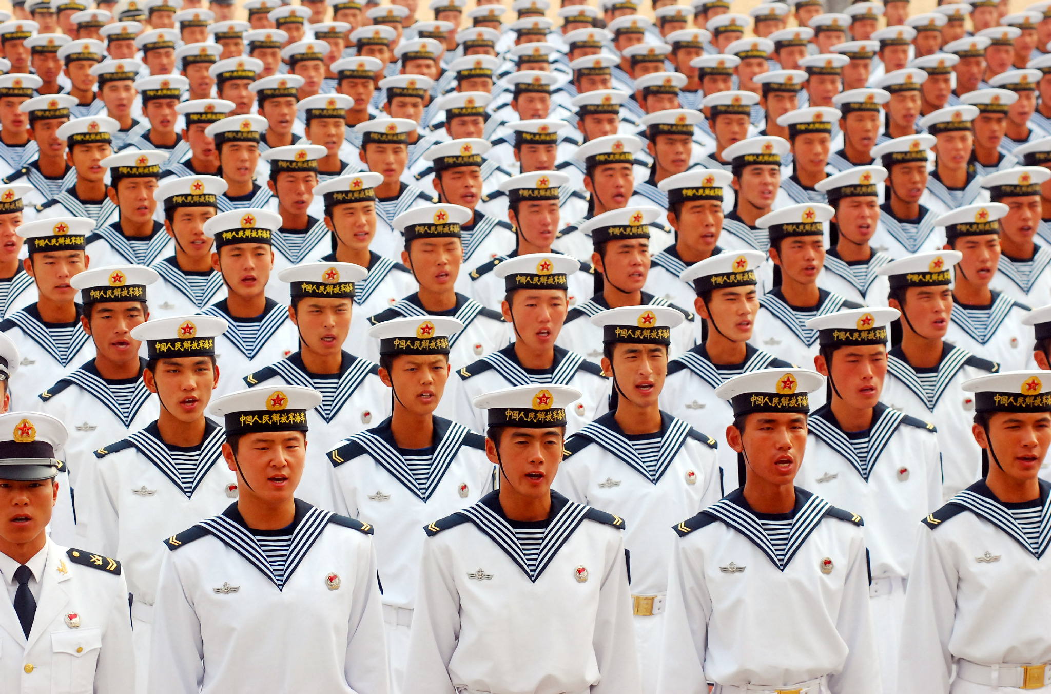 致敬这片土地上最威武!也是最可爱的中国军人!_新浪看点