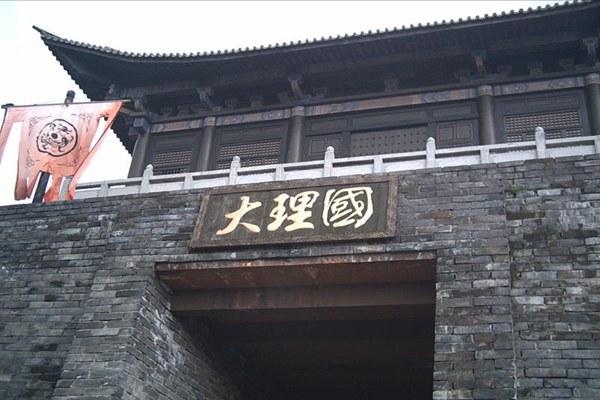 绝无仅有:此朝22位皇帝有10位出家当和尚,316年间没有发生战乱